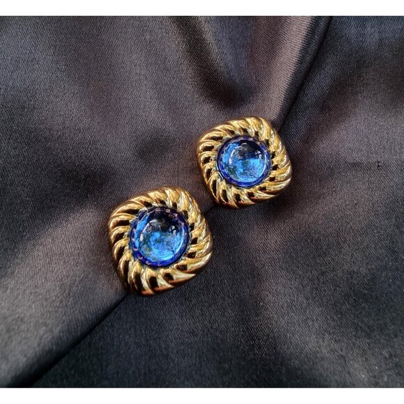Rare Find Vintage Mogul Blue Glass 1980s Gold Tone Clip Earrings - Picture 4 of 4